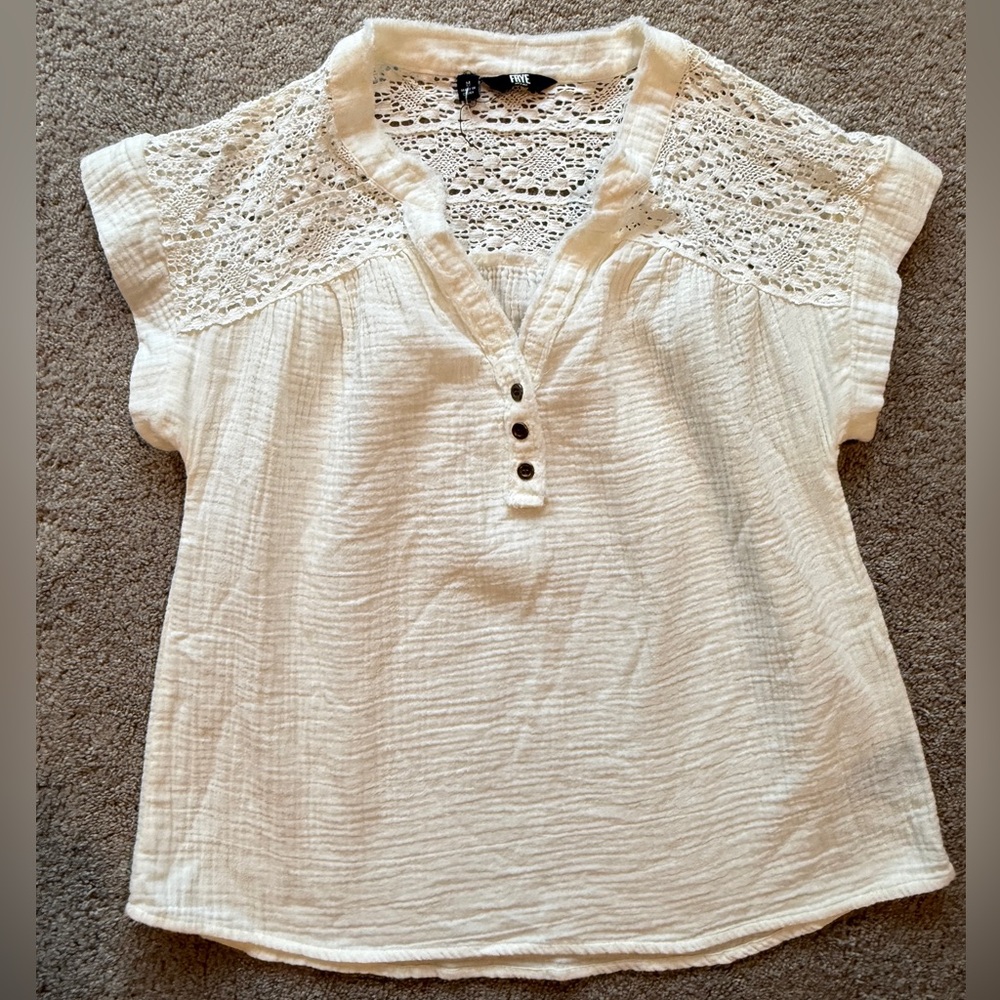 Like New Frye Split V-Neck Cotton Gauze Henley Ivory Boho Crochet Panel Top, M
